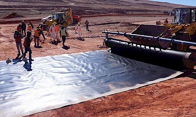 Leach pad geomembrane installation