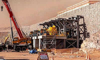 Secondary crusher: Inclined screens structure installation work