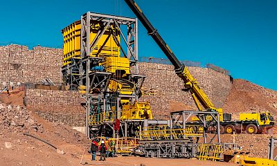 Primary crusher: Grizzly scalper screen, chute, and jaw crusher installation work