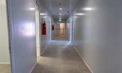 Assay lab: Hallway