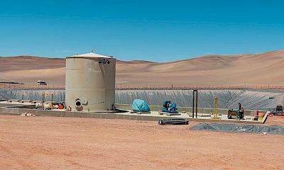 Solution ponds: Barren solution tank installation work