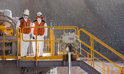 Secondary crushing circuit commissioning with ore